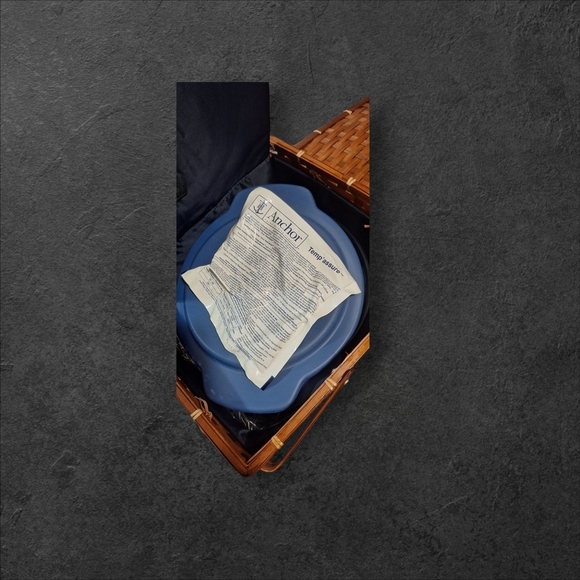 Vintage anchor hocking ovenware casserole CLEAR 11" diameter 2 quart with basket - Picture 3 of 8